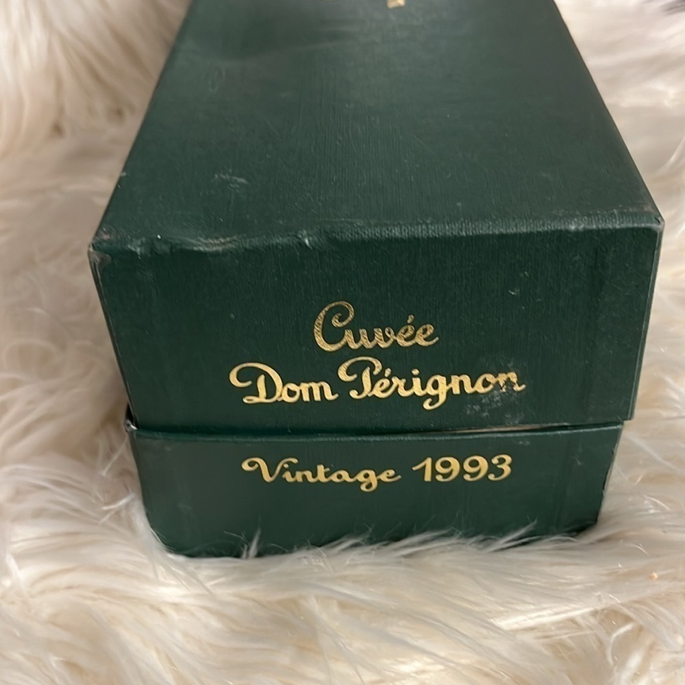 Vintage 1993 Cuvee Dom Perignon. Empty bottle and box included. - Picture 6 of 6